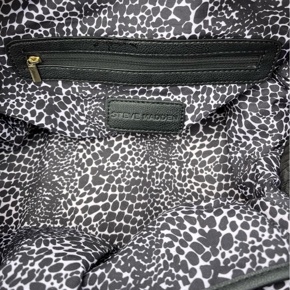 STEVE MADDEN Grey Nylon and Black Leather Duffle Bag with Gold Hardware - Picture 3 of 14